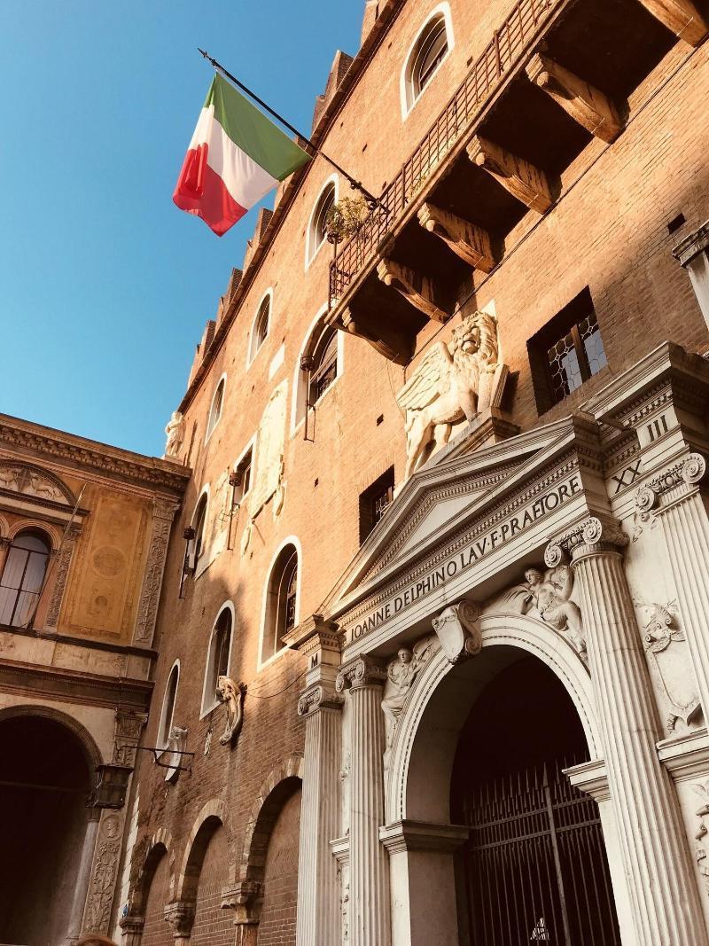 Al Teatro Hotel Verona Bagian luar foto