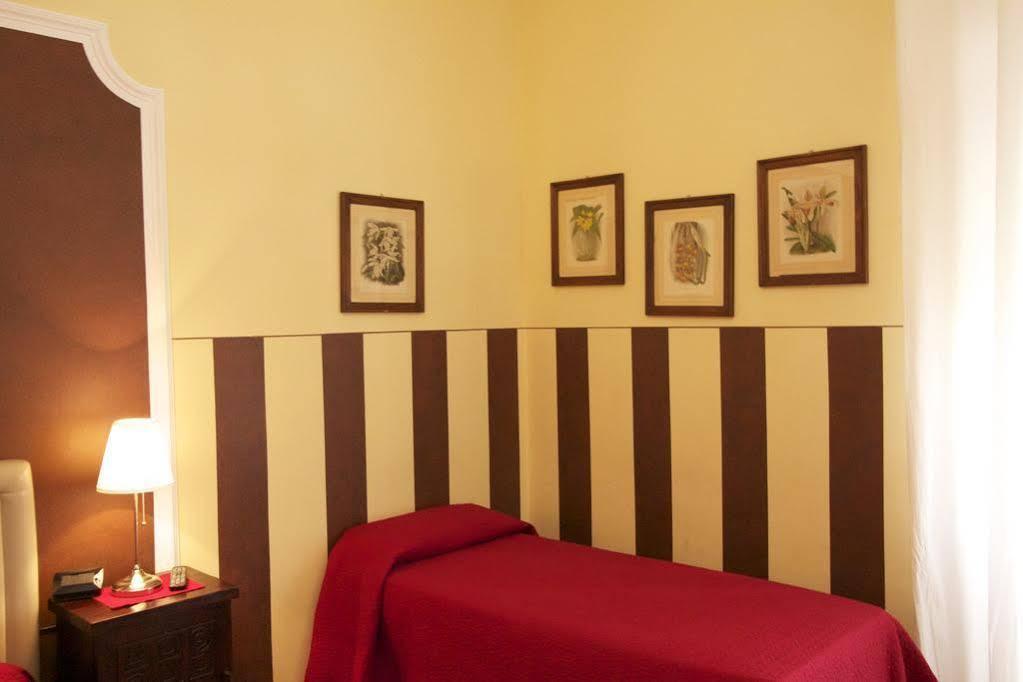 Al Teatro Hotel Verona Bagian luar foto