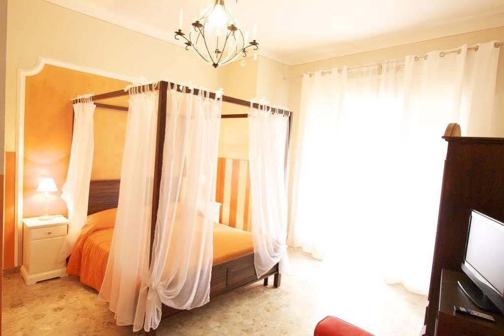 Al Teatro Hotel Verona Bagian luar foto