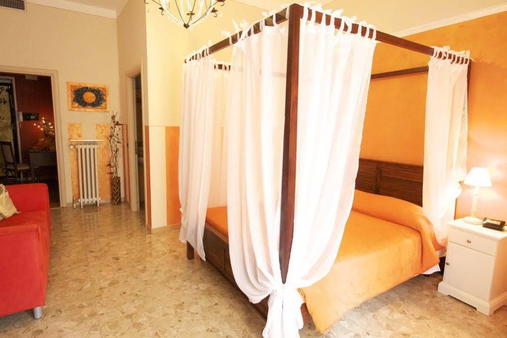 Al Teatro Hotel Verona Bagian luar foto